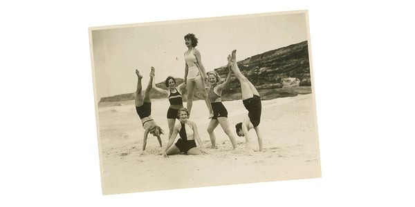 female-acrobats